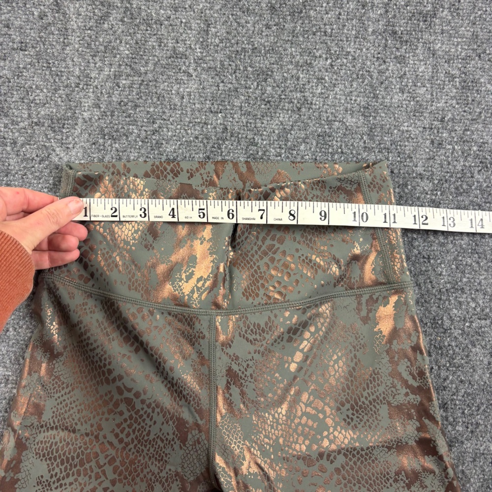 ZYIA Women’s Grey/metallic copper Snake print Athletic leggings size: 6-8 - Picture 6 of 7